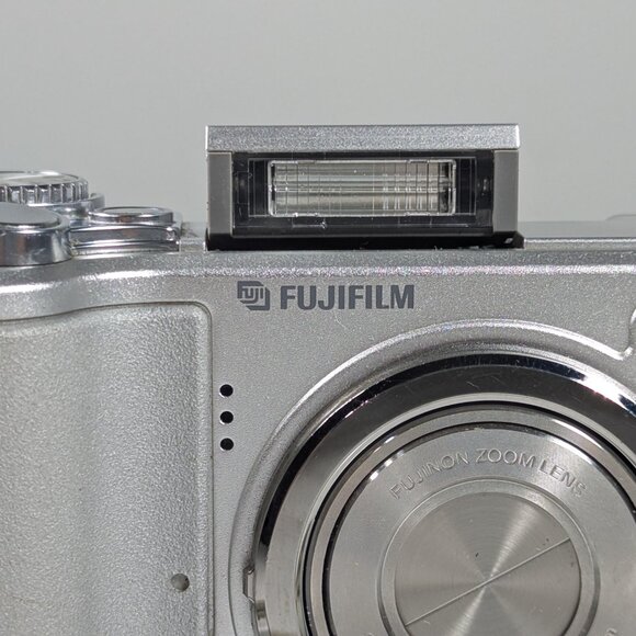 Fujifilm Finepix E Series E500 4.1MP Digital Camera Silver Case WORKS - Picture 11 of 12